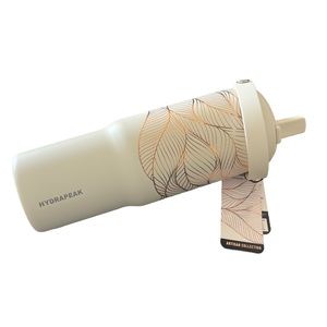 NWT GOLD Accented hydrapeak 32oz Voyager tumbler